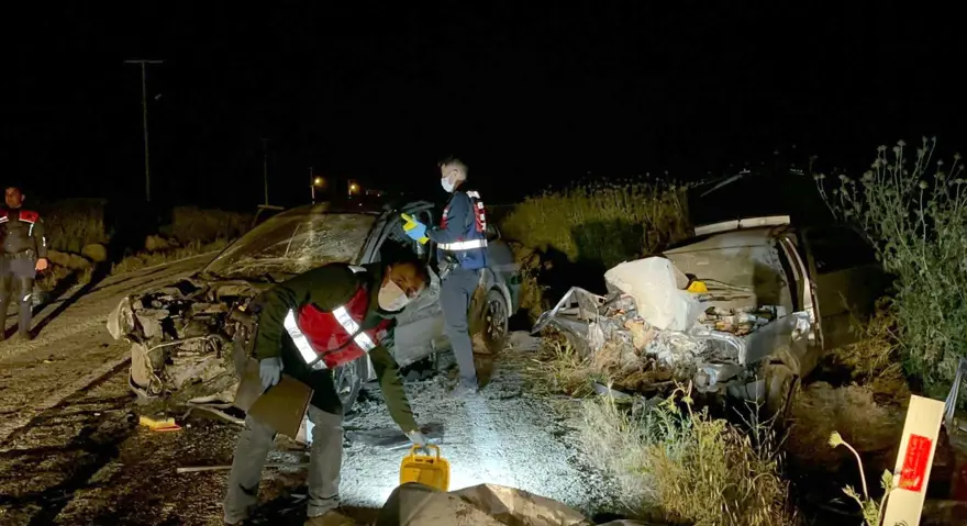 Tekirdağ'da feci kaza | Oğlunun kullandığı otomobili sollamaya çalıştı: 3 ölü, 5 yaralı 5