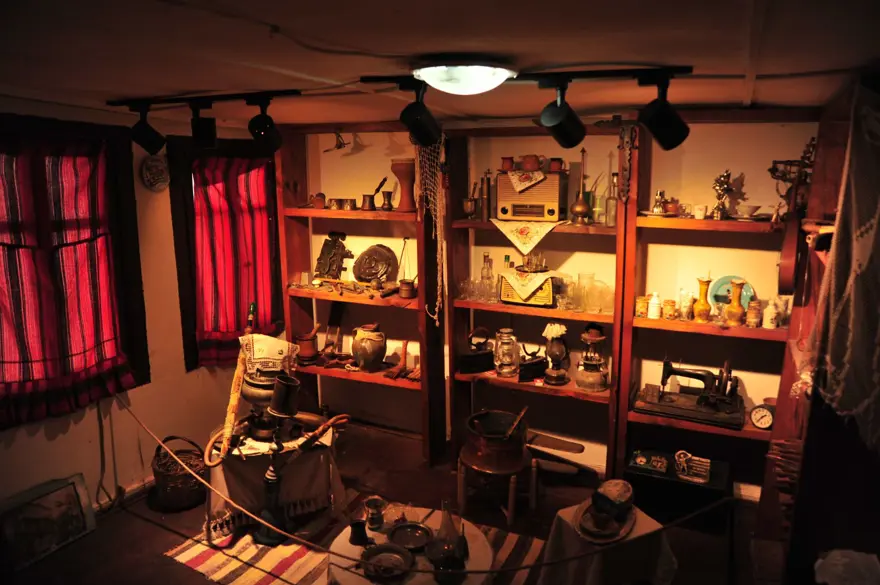 Dedelerinin hayatlarını Rum evinde yaşatıyor: Geçmişin izlerini günümüze taşıyor 