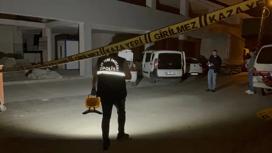 Kocaeli’nde iki araç kurşunlandı 1