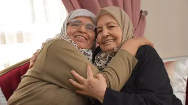 Kansere yakalanan bakıcısına 'kızı' gibi baktı