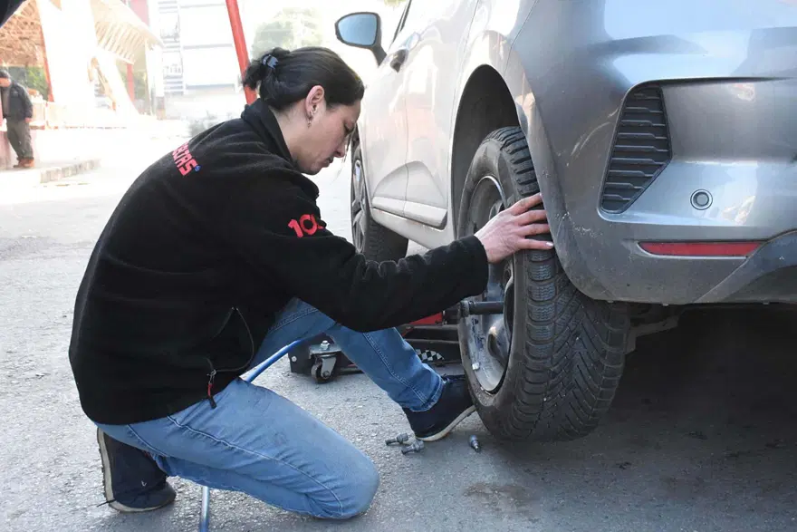 Sanayinin kadın tamircileri: Eşinden öğrendi, meslekte usta oldu 6