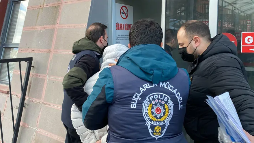 Canlı yayında küçük kıza ağır sözler söyleyen şüpheli, adliyeye sevk edildi 2