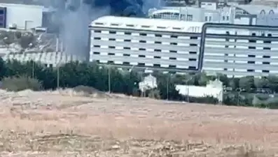 Arnavutköy'de fabrika bahçesinde korkutan yangın