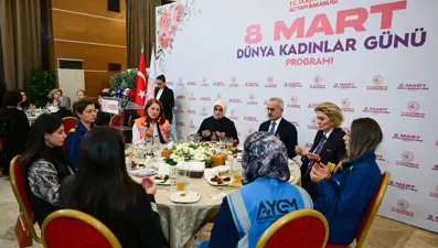 Bakan Uraloğlu, kadın çalışanlarla iftar programına katıldı