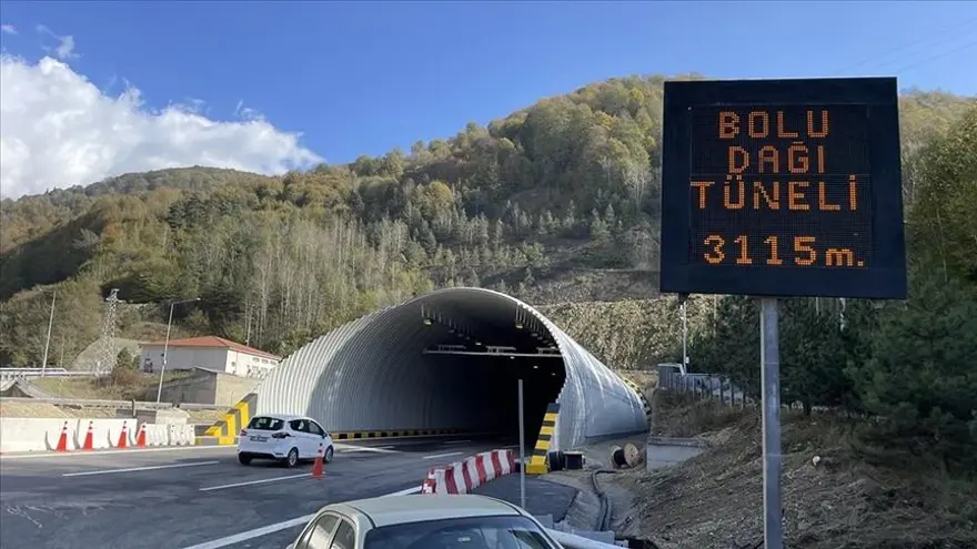 Bolu Dağı Tüneli yol durumu: Bolu Dağı Tüneli kapalı mı, açık mı? Bolu Dağı Tüneli ne zaman açılacak? Bolu Dağı Tüneli yol durumu: Bolu Dağı Tüneli kapalı mı, açık mı? Bolu Dağı Tüneli ne zaman açılacak?