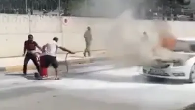 Seyir halinde alev alev yandı