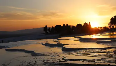 Pamukkale'yi 4 günde yaklaşık 32 bin ziyaretçi gezdi