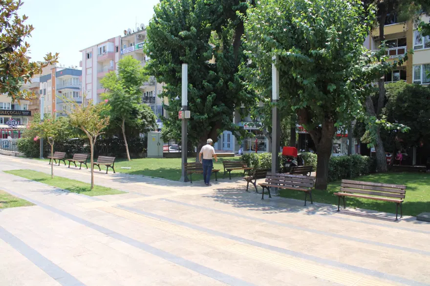 Termometreler 39 dereceyi gösterdi: Sokaklar boş kaldı 3