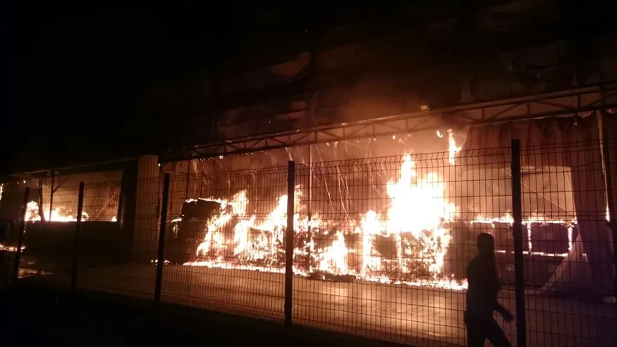 Kocaeli'de otomobil parçası üreten fabrikada yangın 2