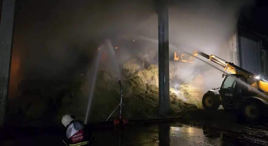 Amasya'da çiftlikte korkutan yangın 6