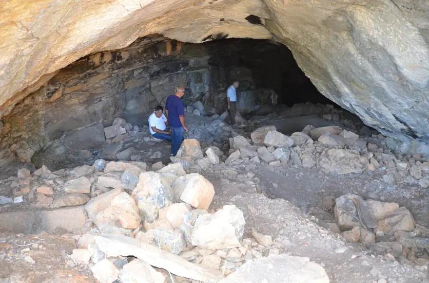Antalya'da birinci derece sit alanı definecilerin hedefi oldu 