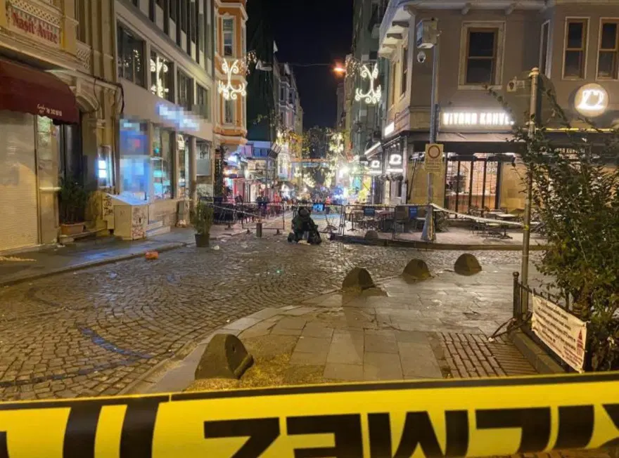 Galata'da şüpheli çanta paniği 5 Galata'da şüpheli çanta paniği 5