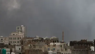 İsrail, bir kez daha Sana Havalimanı’nı vurdu