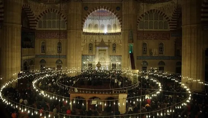 Bugün kandil mi, ne kandili? 24 Şubat Berat Kandili mi? 2024 Diyanet kandil takvimi belli oldu 