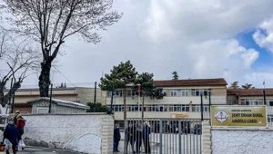 Okuldan uzaklaştırılan öğrenci dehşet saçtı: 1 ölü, 5 yaralı Okuldan uzaklaştırılan öğrenci dehşet saçtı: 1 ölü, 5 yaralı