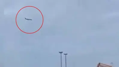 Kazakistan'da yolcu uçağı düştü