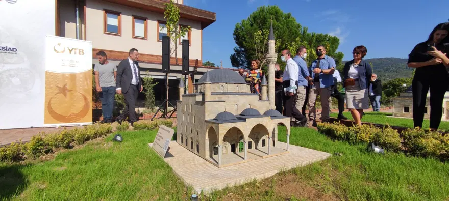 Osmanlı-Türk eserlerinin minyatürleri, Minia Balkantürk Açıkhava Müzesi'nde sergileniyor 5