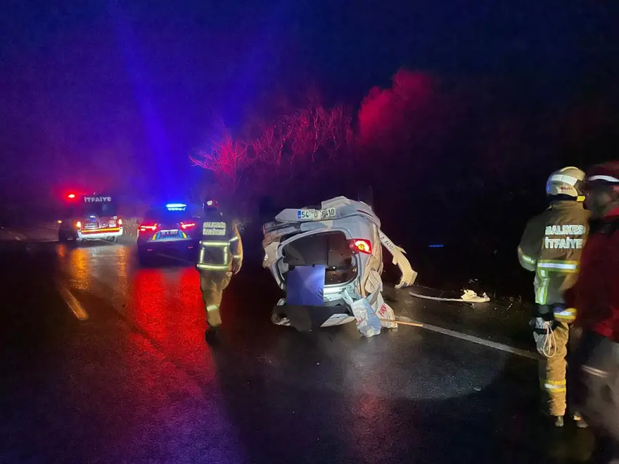 Takla atan araçtan yaralı kurtuldular 1