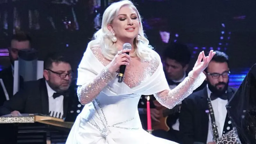 Muazzez Ersoy: Lady Gaga beni taklit ediyor 7 Muazzez Ersoy: Lady Gaga beni taklit ediyor 7