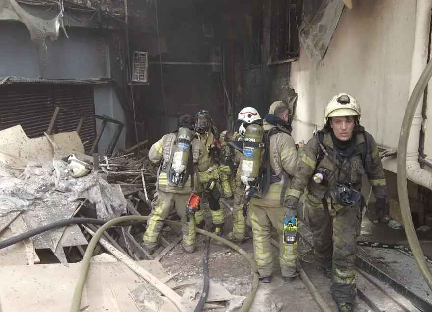 29 kişinin can verdiği yangın faciasında binanın mimarı konuştu: Tek giriş değildi, çıkışı kapatmış olabilirler 6 29 kişinin can verdiği yangın faciasında binanın mimarı konuştu: Tek giriş değildi, çıkışı kapatmış olabilirler 6