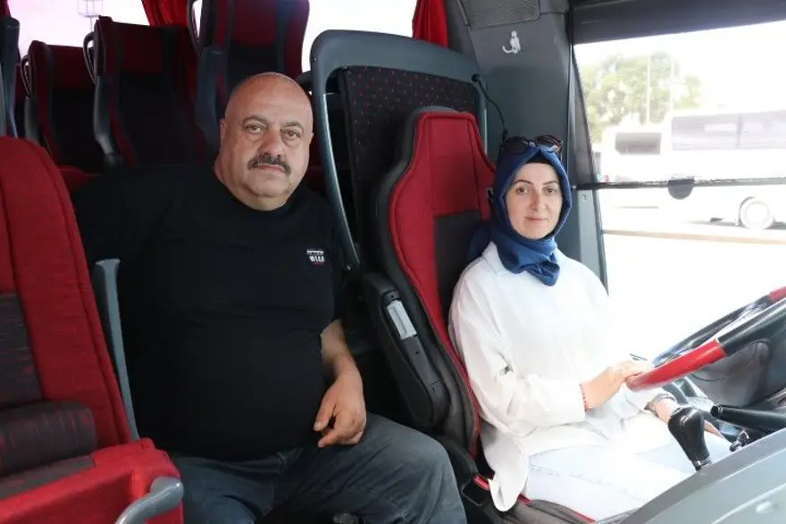 Kocası ile aynı otobüste şoförlük yapıyor 6