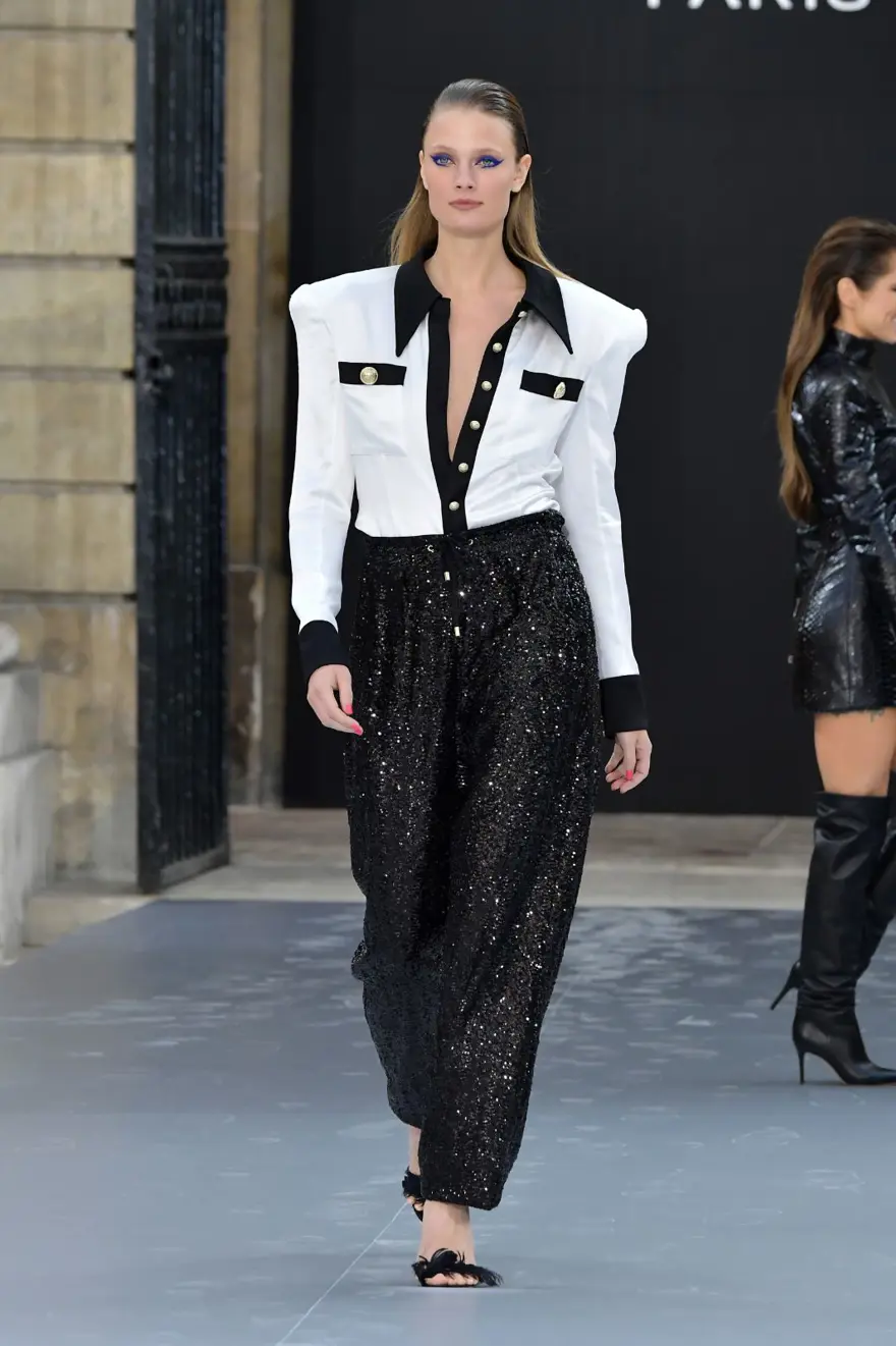 L'Oreal'in Paris Moda Haftası defilesinde yıldızlar geçidi 15