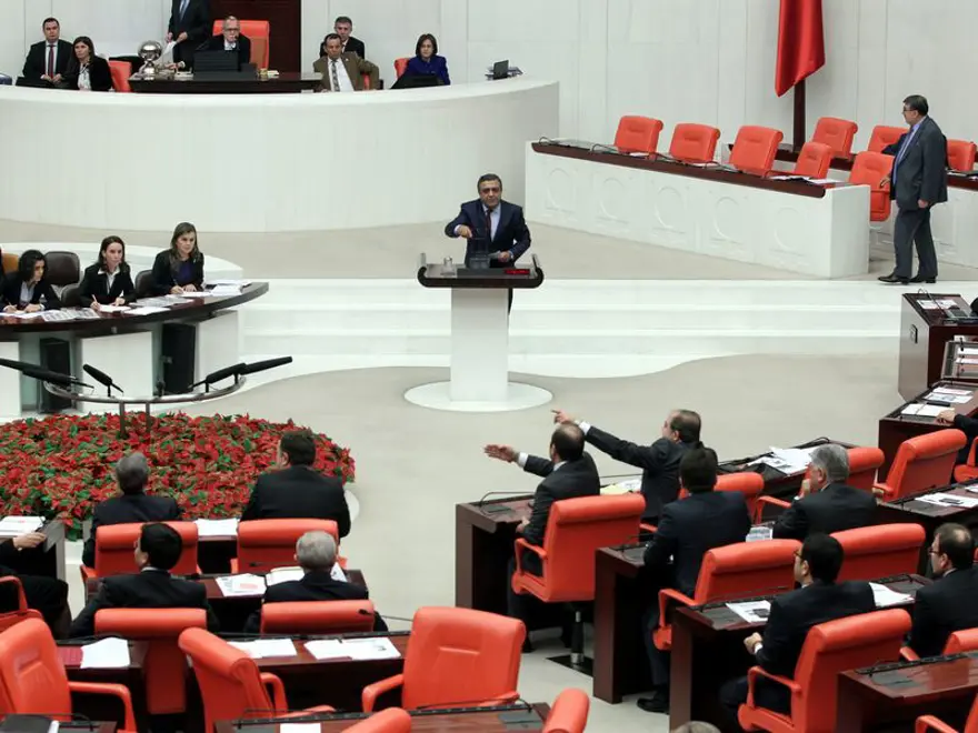 Meclis'te gergin oturum 1