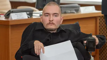 Kafasını kesecek doktorla buluşuyor