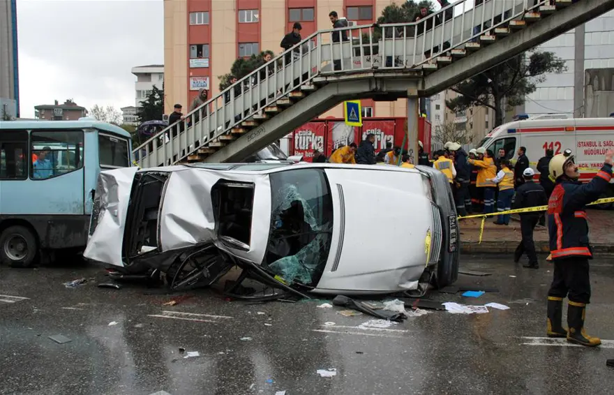 Otobüs beklerken... Otobüs beklerken...