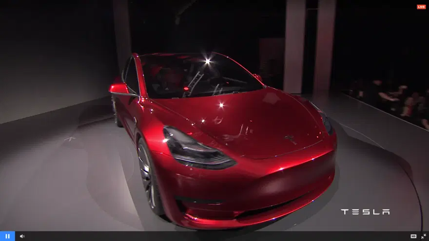 Tesla Model 3 görücüye çıktı 21
