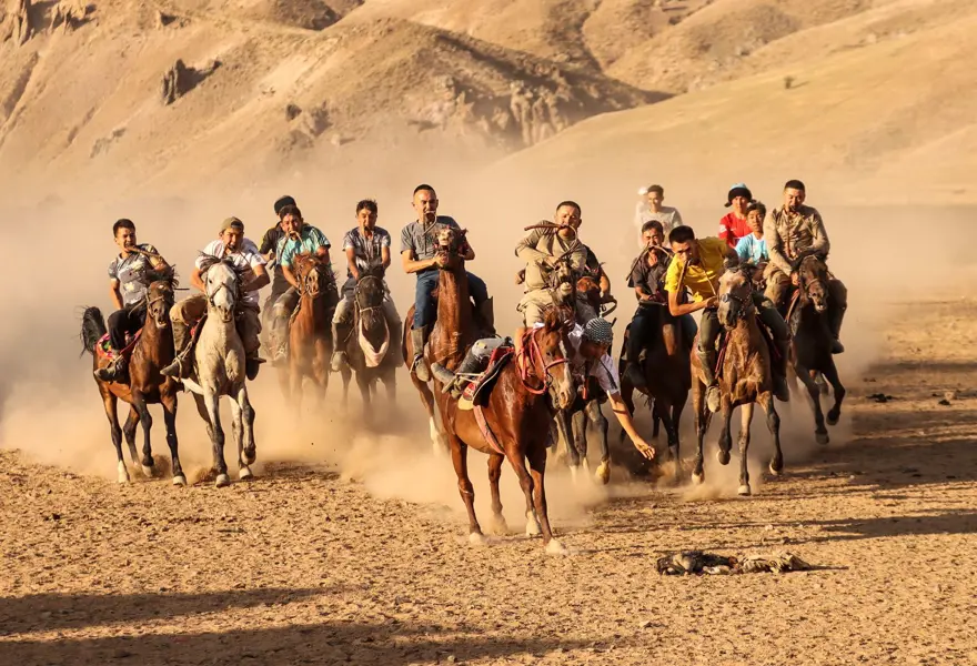 Van'daki Kırgız Türkleri ülkelerinin 31. bağımsızlık yıl dönümünü kutladı 9 Van'daki Kırgız Türkleri ülkelerinin 31. bağımsızlık yıl dönümünü kutladı 9
