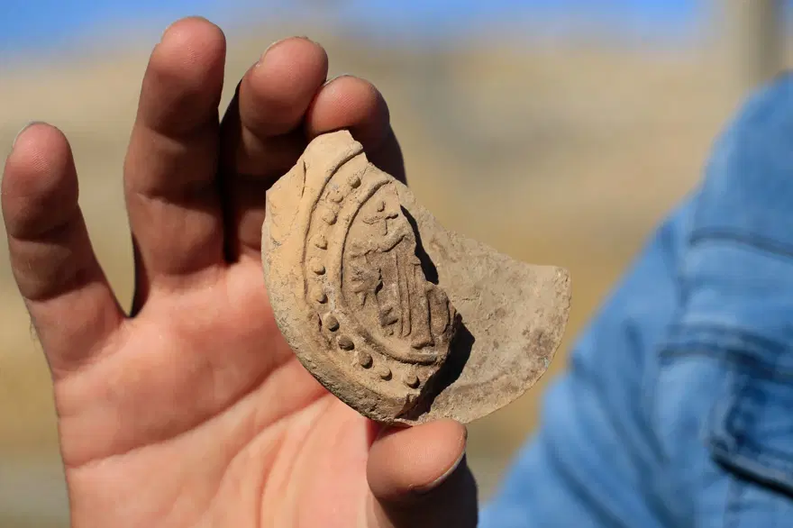 Dara Antik Kenti'nde Aziz Menas'ın figürü olan 1400 yıllık ampulla bulundu 6