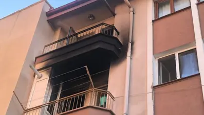 Alevleri görünce balkondan atladılar: Bir ölü, bir yaralı