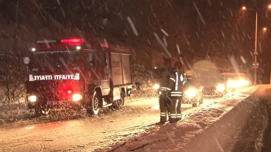 İstanbul'da kar yağışı devam ediyor (AKOM ilçe ilçe kar kalınlıklarını paylaştı) 20