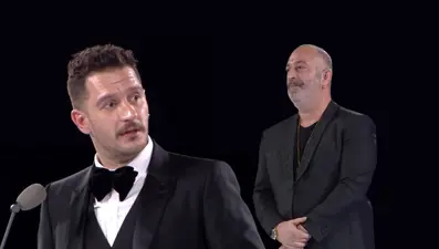 Uraz Kaygılaroğlu'ndan Cem Yılmaz'a tepki: Ciddi bir şey anlatıyorum