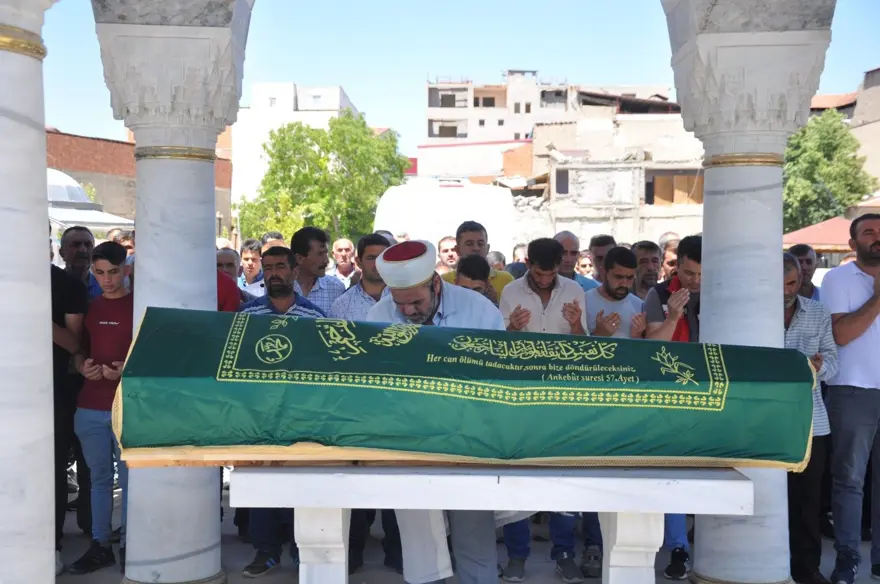 Kocaeli'ndeki patlamadan dram çıktı 1 Kocaeli'ndeki patlamadan dram çıktı 1