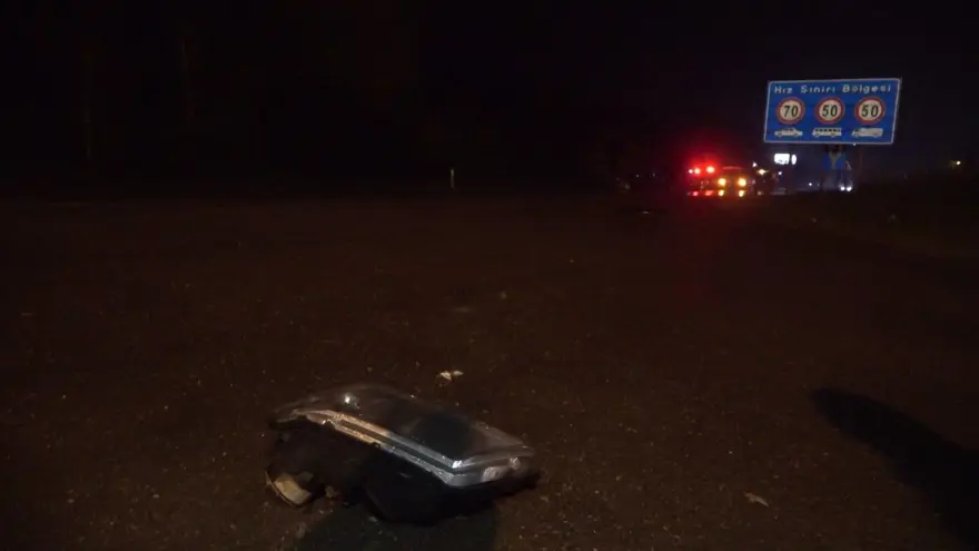 Bartın'da feci kaza: 5 kişi yaralı 2 Bartın'da feci kaza: 5 kişi yaralı 2