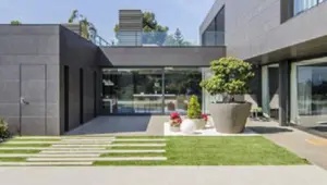 Arda Turan'ın 15 milyon euroluk malikanesi