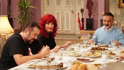 Jet Sosyete'de kahkaha tufanı