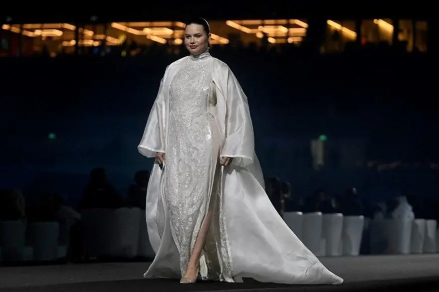 Yüzündeki değişimle şaşırtan Adriana Lima sessizliğini bozdu 8 Yüzündeki değişimle şaşırtan Adriana Lima sessizliğini bozdu 8