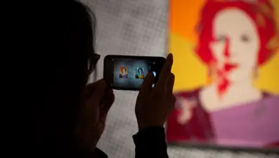 Belediye, Andy Warhol’un eserini “yanlışlıkla” çöpe atmış