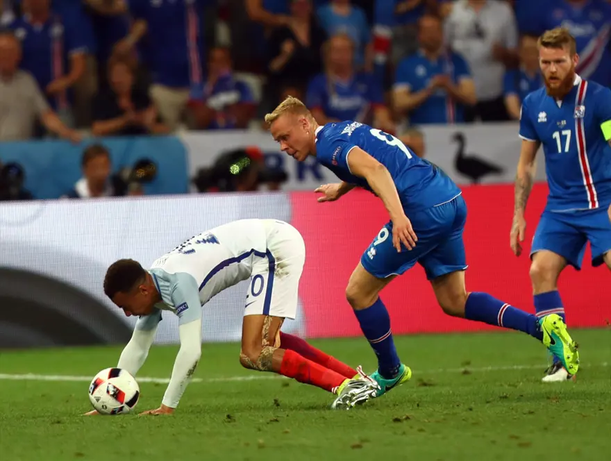 İzlanda çeyrek finalde, İngiltere veda etti 20