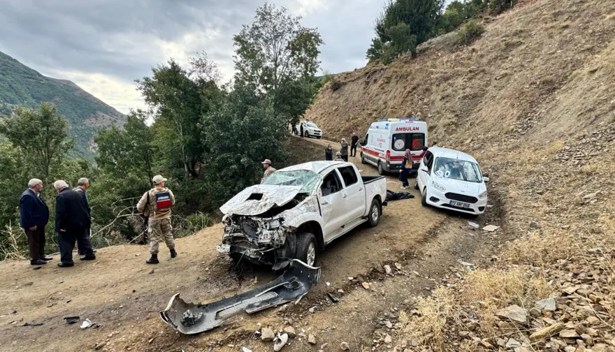 Önce şehitten sonra ailesinden acı haber: Cenaze için yola çıkan yakınları şarampole yuvarlandı 9 Önce şehitten sonra ailesinden acı haber: Cenaze için yola çıkan yakınları şarampole yuvarlandı 9