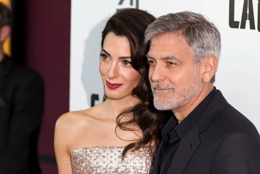 TAVSİYE VEREN 6 AVUKATTAN BİRİ 1 TAVSİYE VEREN 6 AVUKATTAN BİRİ 1