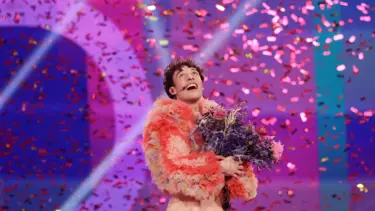 Eurovision galibi Nemo İsviçre'yi "üçüncü cinsiyeti" tanımaya çağırdı