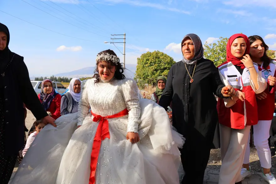 33 yaşındaki Down sendromlu Melek'in hayali gerçek oldu 1