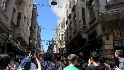 İstiklal Caddesi’nde yangın