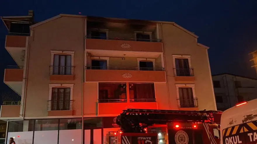 Şarjda tutulan süpürge patladı, ev sahibini itfaiye kurtardı 3 Şarjda tutulan süpürge patladı, ev sahibini itfaiye kurtardı 3
