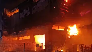 Tekirdağ'da kozmetik fabrikasında yangın