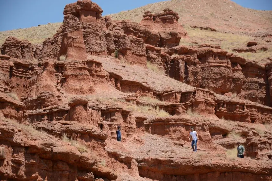'Kırmızı Periler Diyarı' turizmin yeni gözdesi olacak 3 'Kırmızı Periler Diyarı' turizmin yeni gözdesi olacak 3